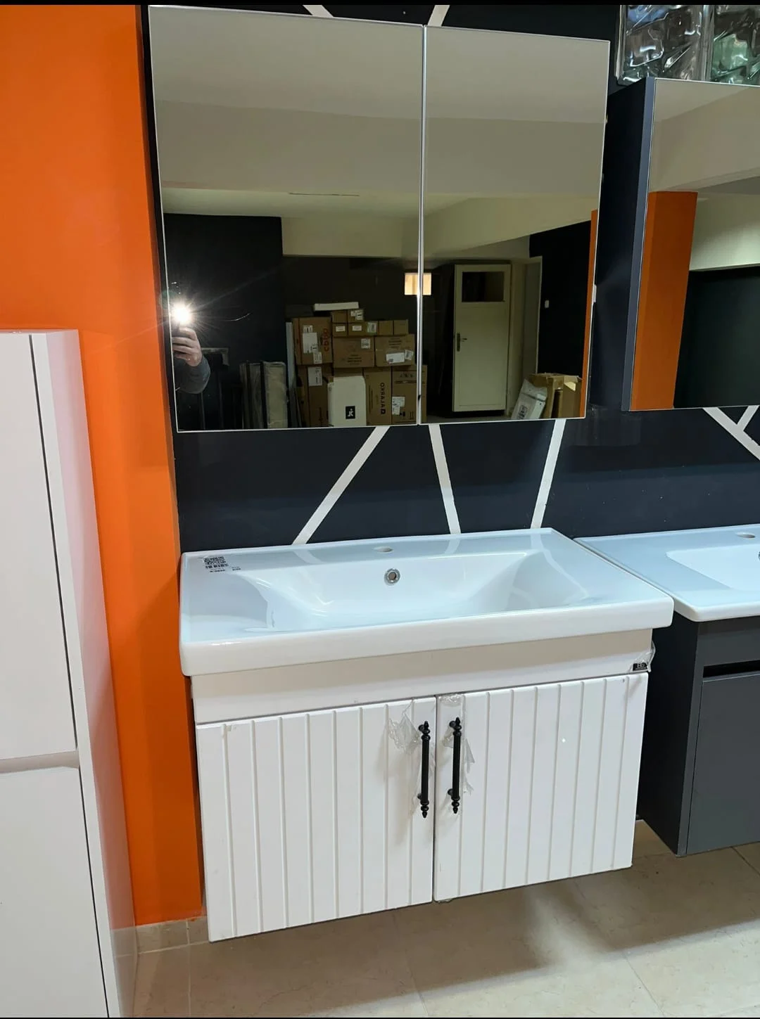 Beyaz Renk 80 cm Banyo Dolabı
