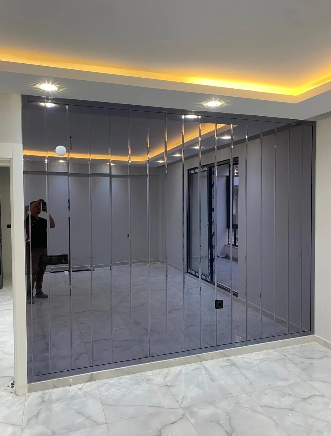 Dekoratif Duvar Aynası